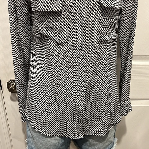Equipment Lynn black & White geometric print silk button down blouse size S - Picture 5 of 8